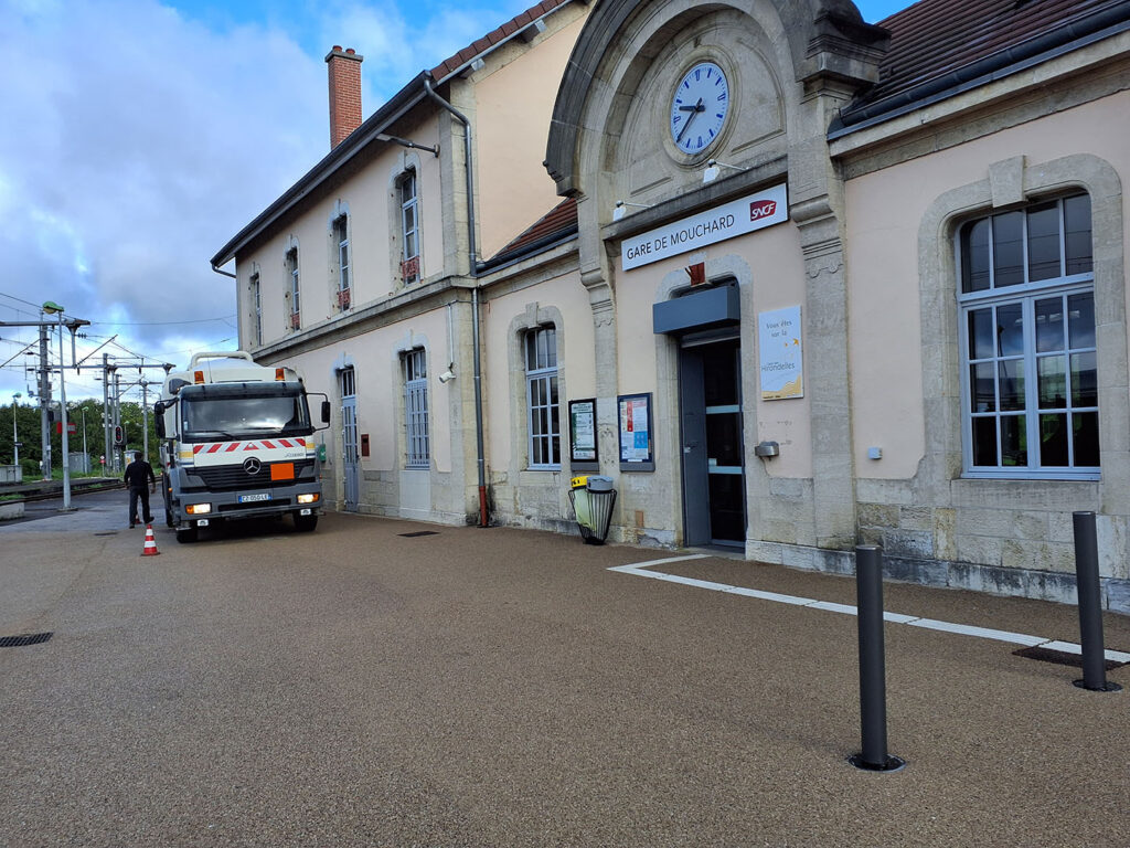 SNCF : chantier à la gare de Mouchard