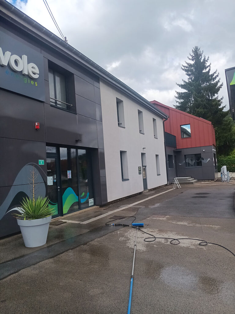 Evole Energies : nettoyage station-service de Baume-les-Dames