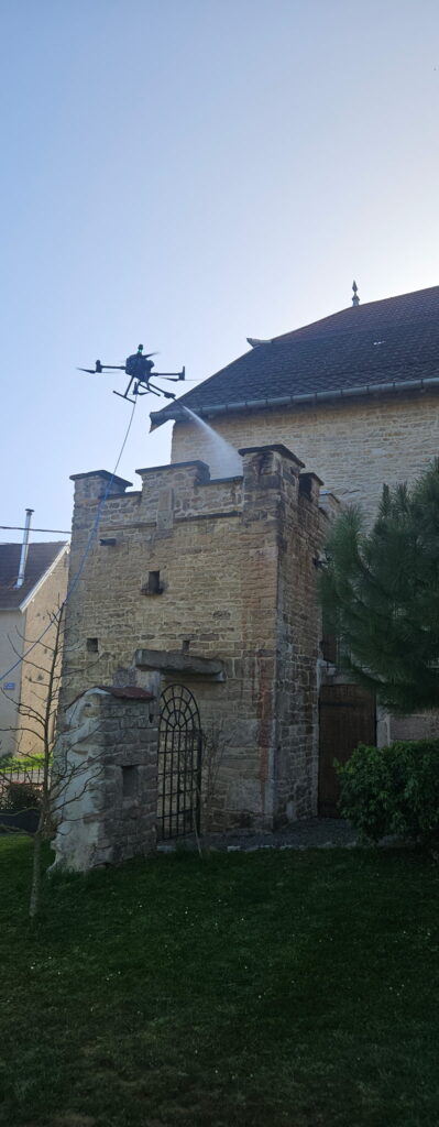 NETTOYAGE FACADES ET TOITURES DRONE
