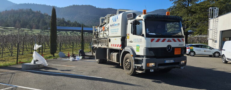 CHANTIER CUVE 60 M2 GAZOLE TRANSPORTEUR